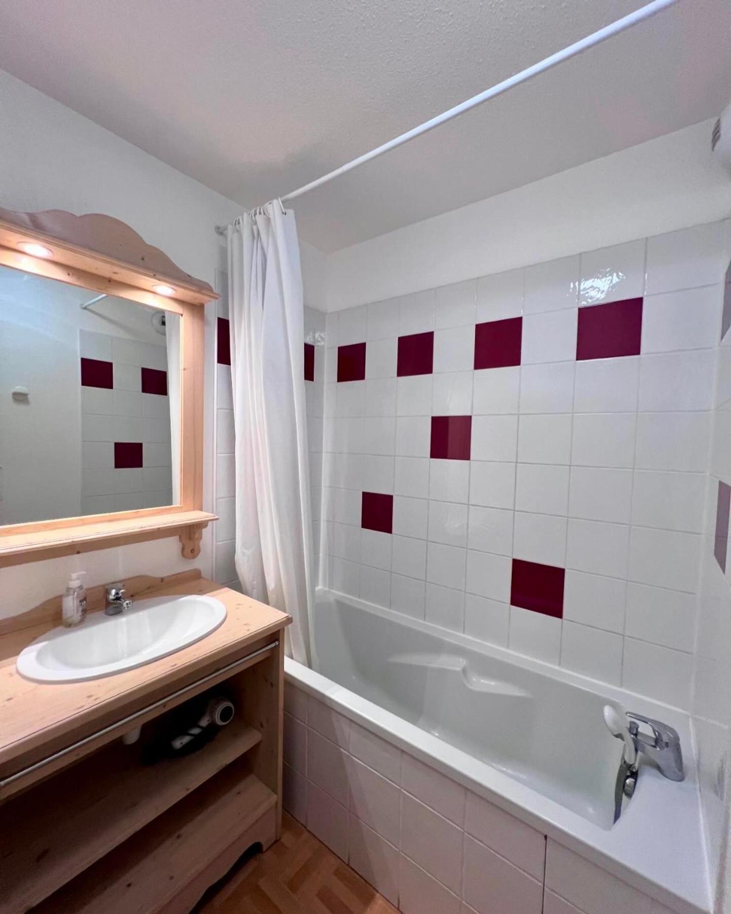 Appartement 4 Personnes Avec Piscine Interieure Пюи-Сен-Венсан Экстерьер фото